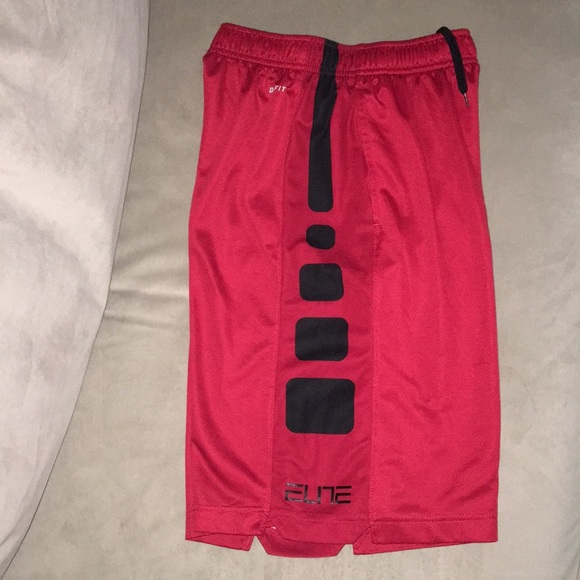 boys red nike shorts